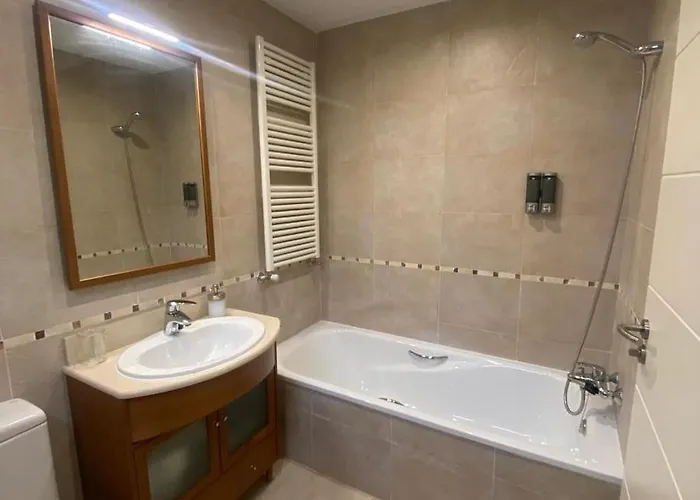 Pirineos, Urb Margas Golf